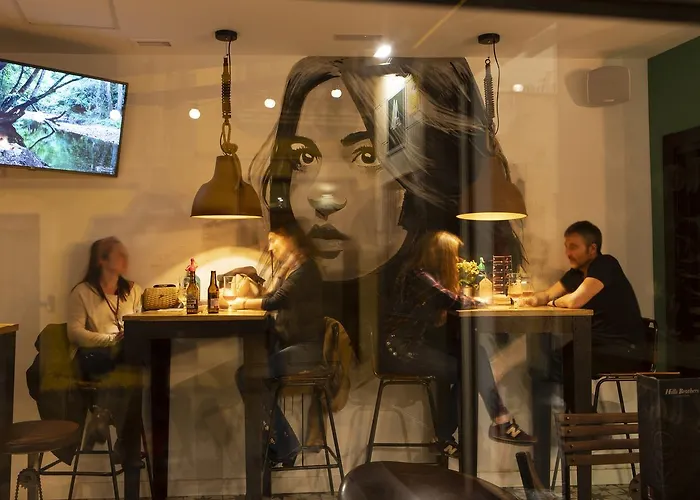 Winederful Hostel & Cafe