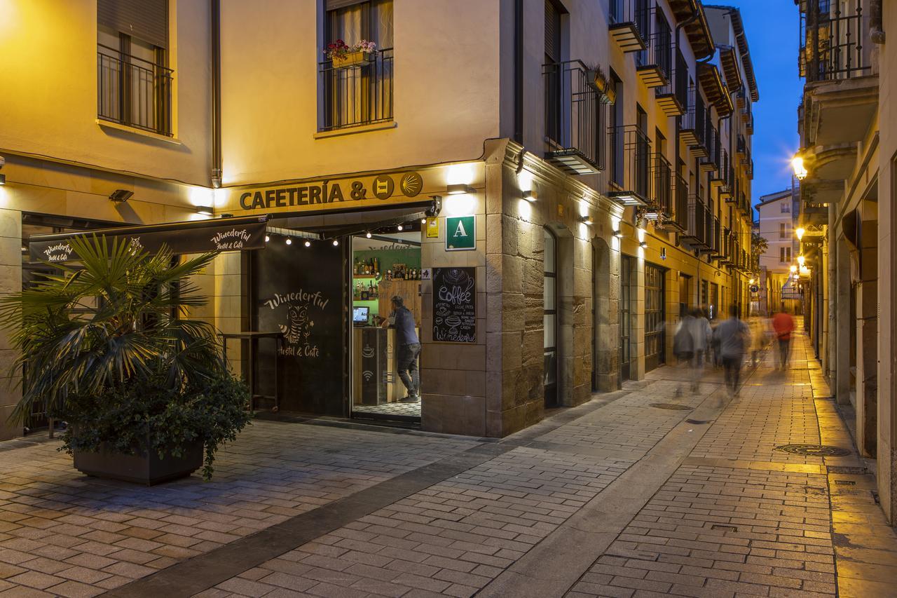 Hostel Winederful & Cafe *